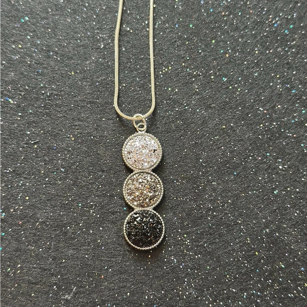 Elegant Triple Circle Pendant Necklace